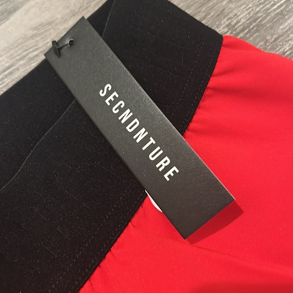 BNWT! SECNDNTURE Women’s Red/Black Long Biker Compression Shorts ❤️🖤 - Picture 2 of 7